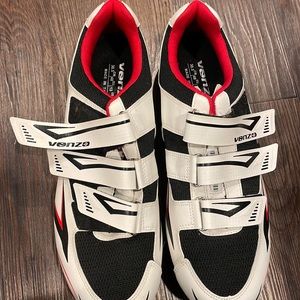 Spin shows men's made to fit peloton